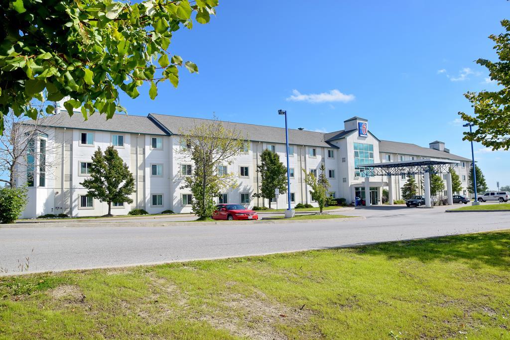 Motel 6-Whitby, On - Toronto East Exterior photo